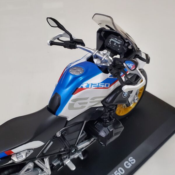 1:12 BMW R1250 GS - Maisto - Image 5