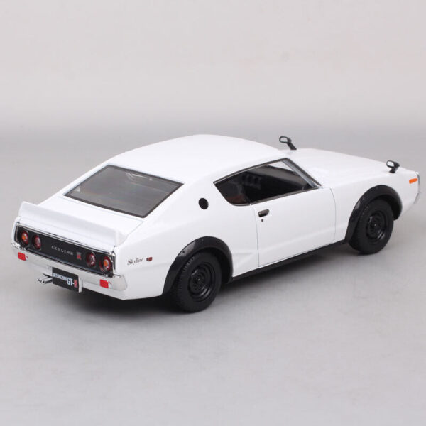 1:24 Nissan GTR 2000 - Maisto - Image 5