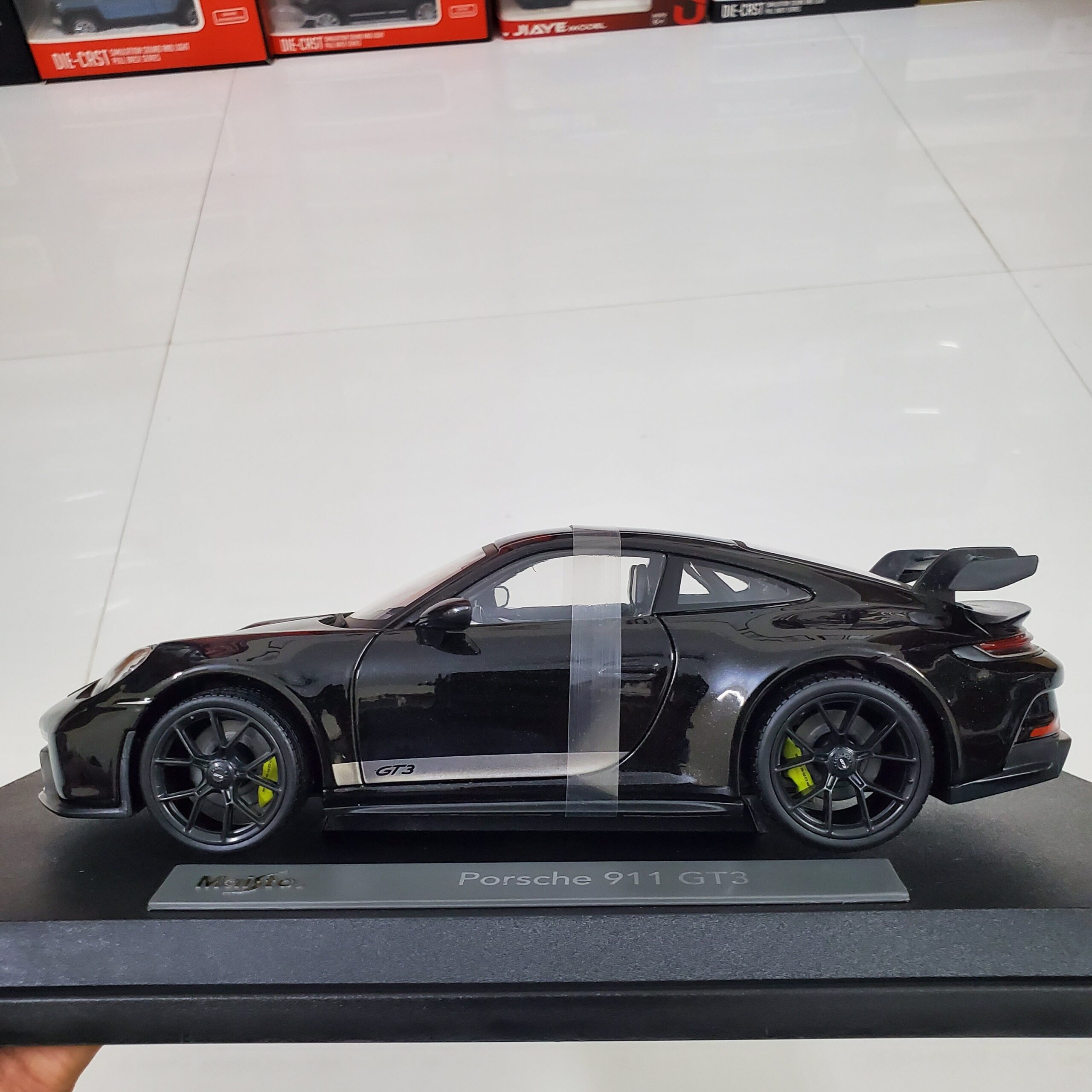 Porsche 911 GT3 1:18 Maisto Diecast Model Car – Collector’s Edition - Image 7