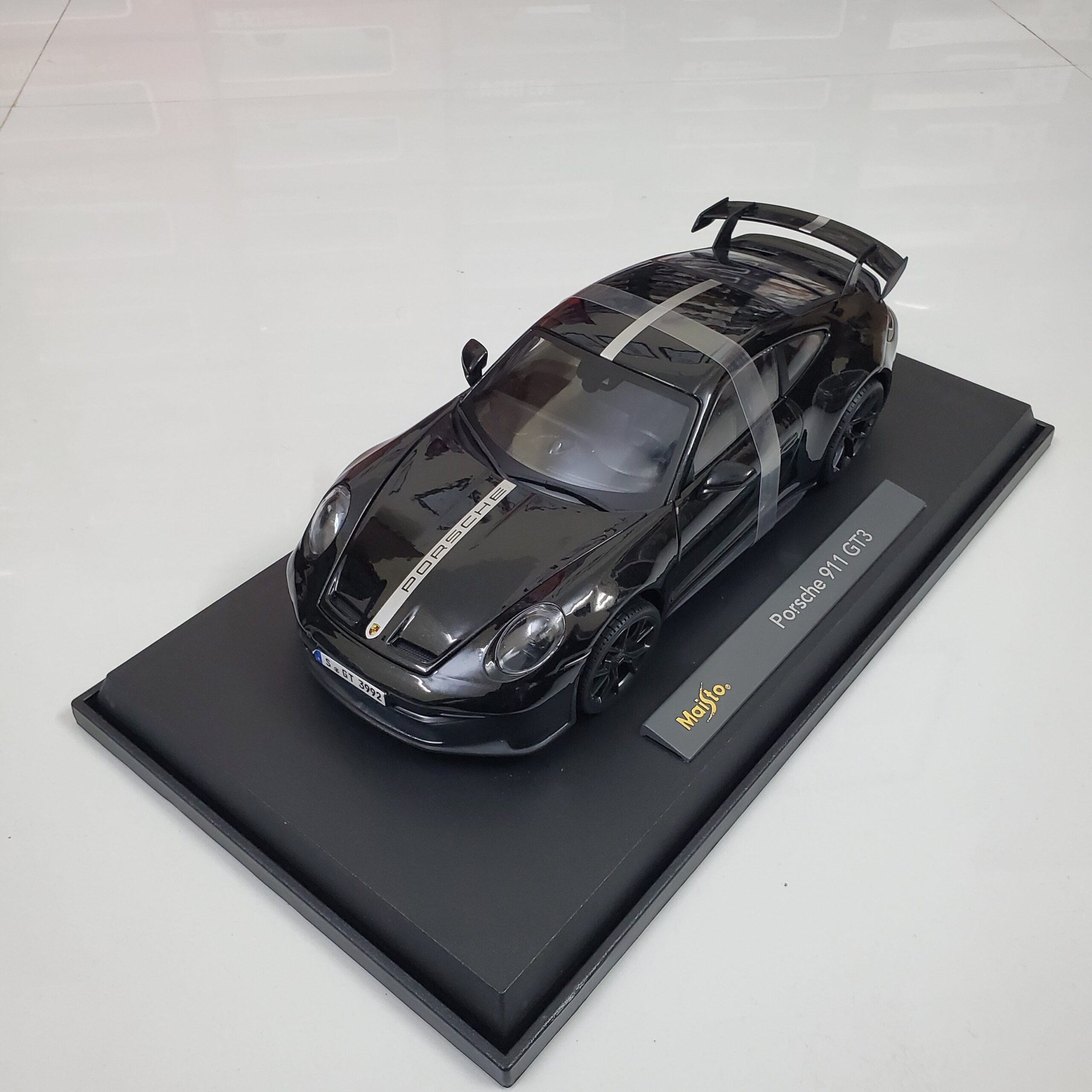 Porsche 911 GT3 1:18 Maisto Diecast Model Car – Collector’s Edition - Image 6