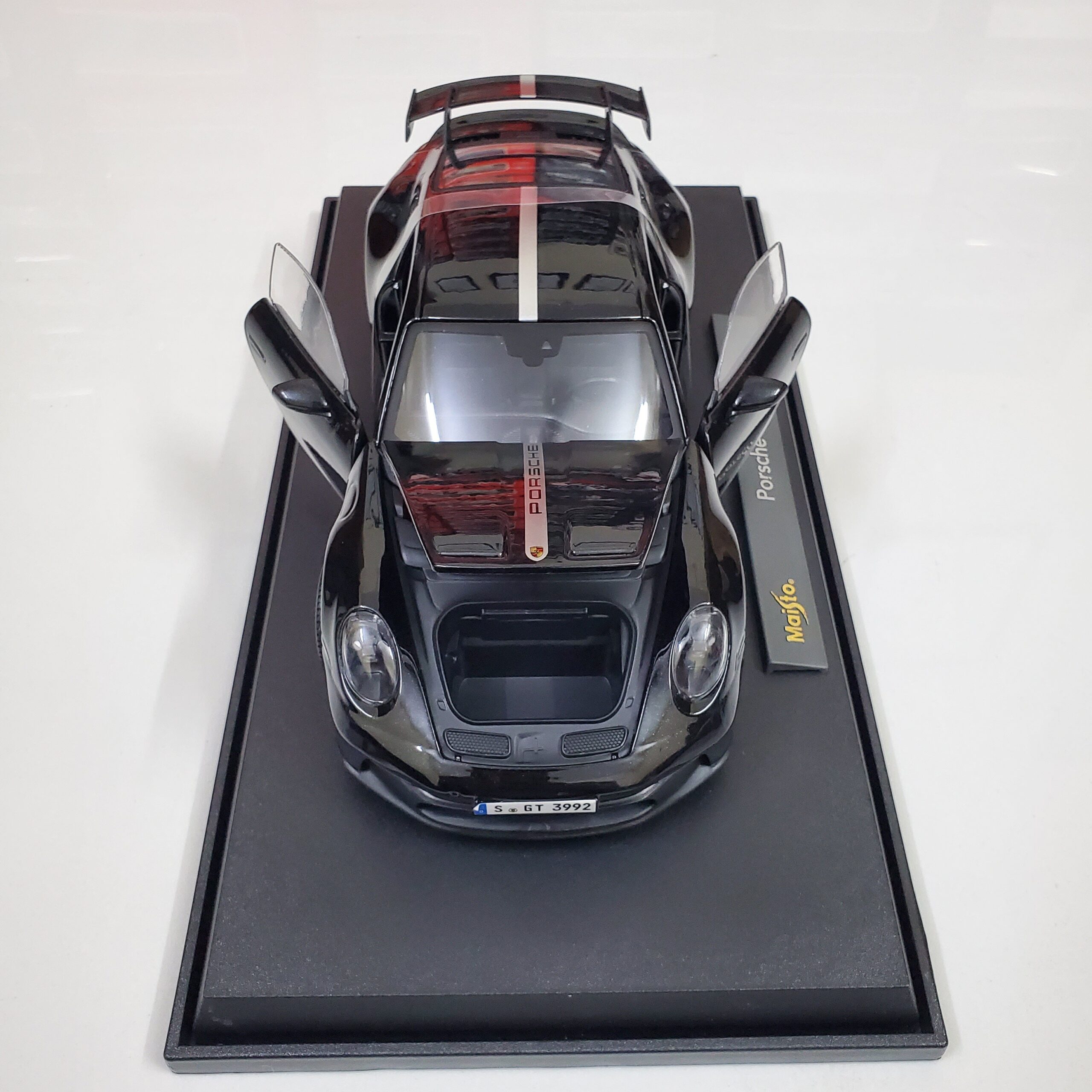 Porsche 911 GT3 1:18 Maisto Diecast Model Car – Collector’s Edition - Image 3