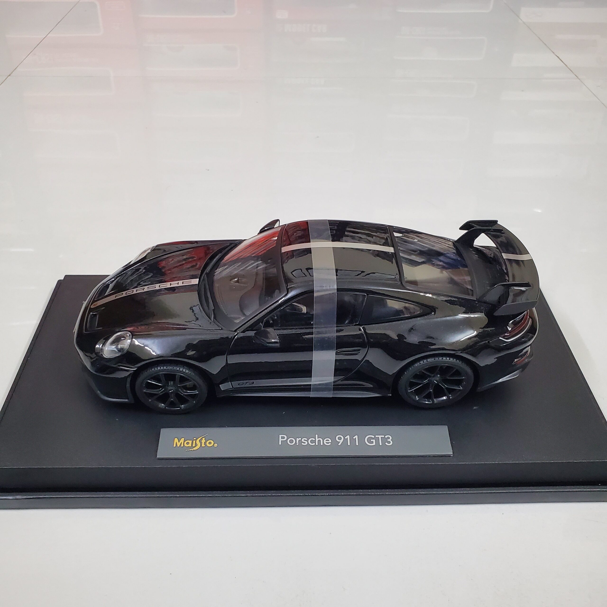 Porsche 911 GT3 1:18 Maisto Diecast Model Car – Collector’s Edition - Image 4
