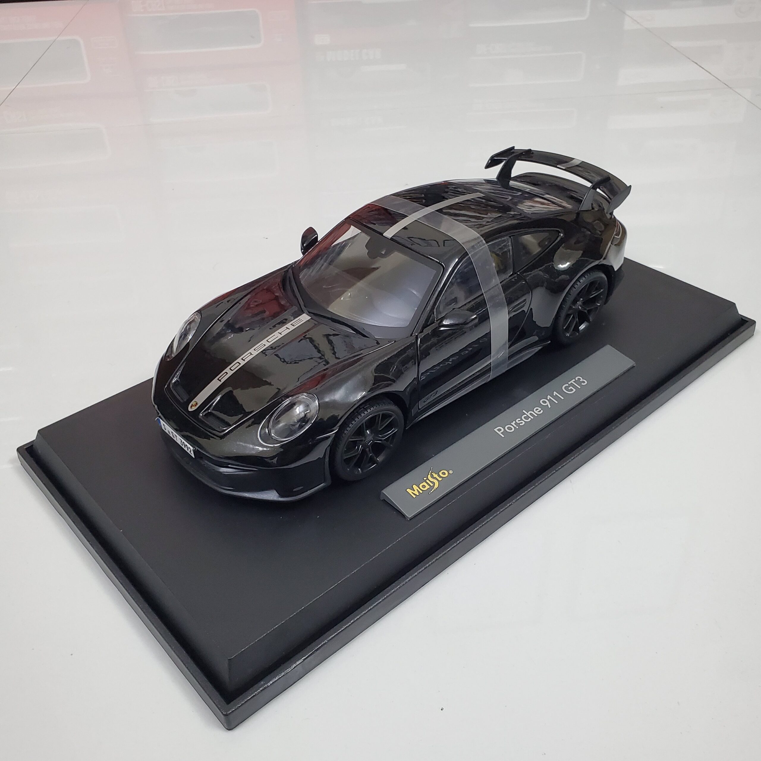 Porsche 911 GT3 1:18 Maisto Diecast Model Car – Collector’s Edition - Image 8