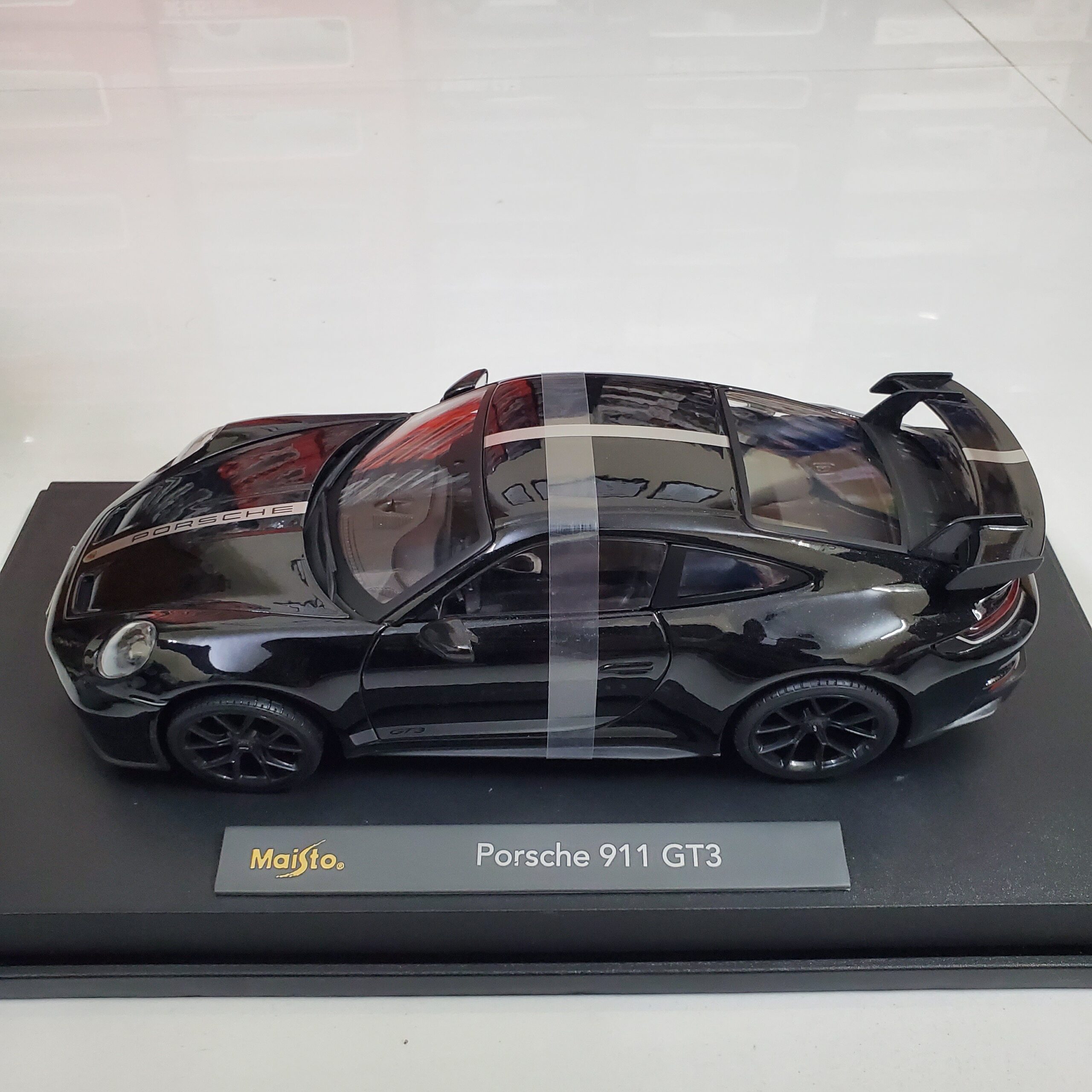 Porsche 911 GT3 1:18 Maisto Diecast Model Car – Collector’s Edition - Image 11