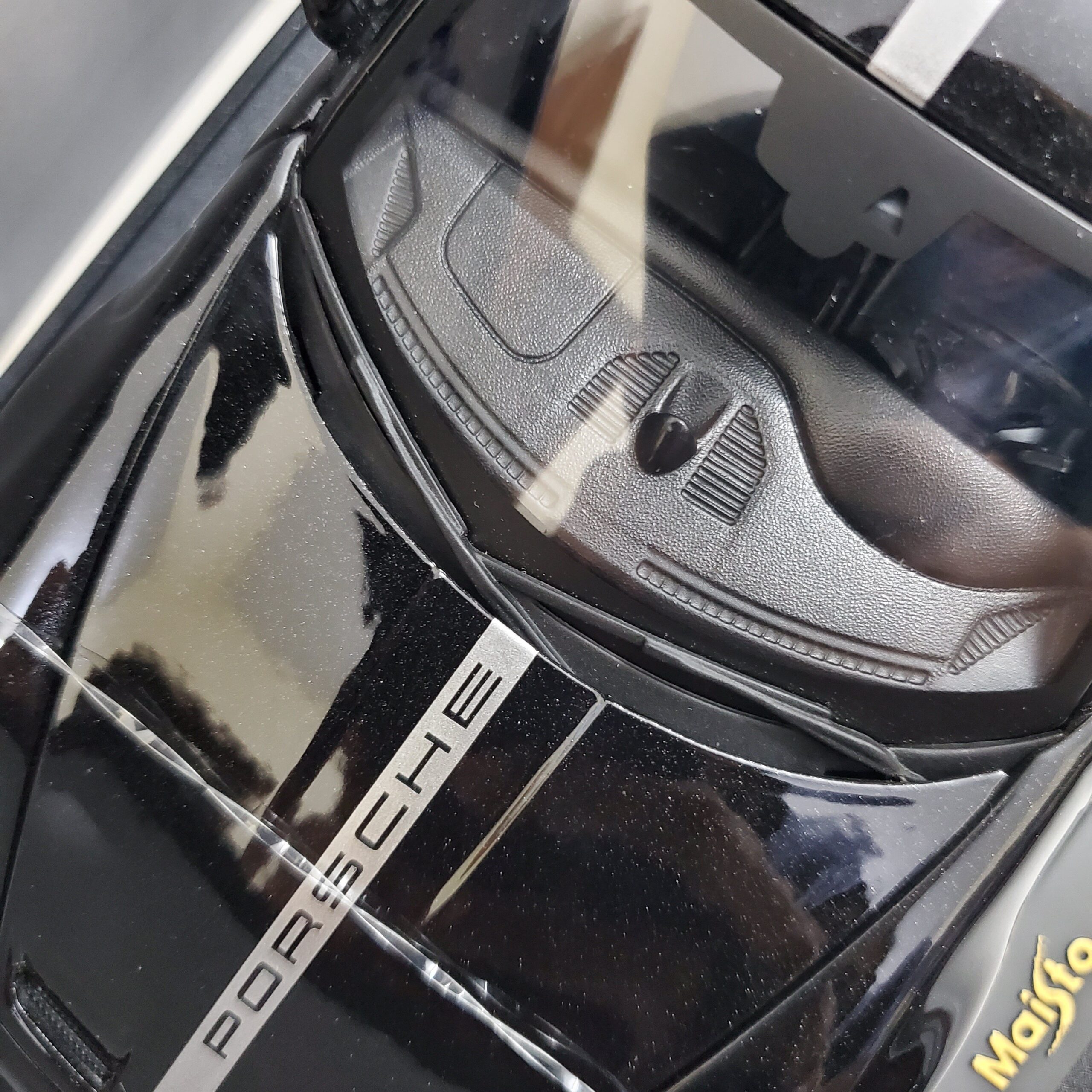 Porsche 911 GT3 1:18 Maisto Diecast Model Car – Collector’s Edition - Image 13