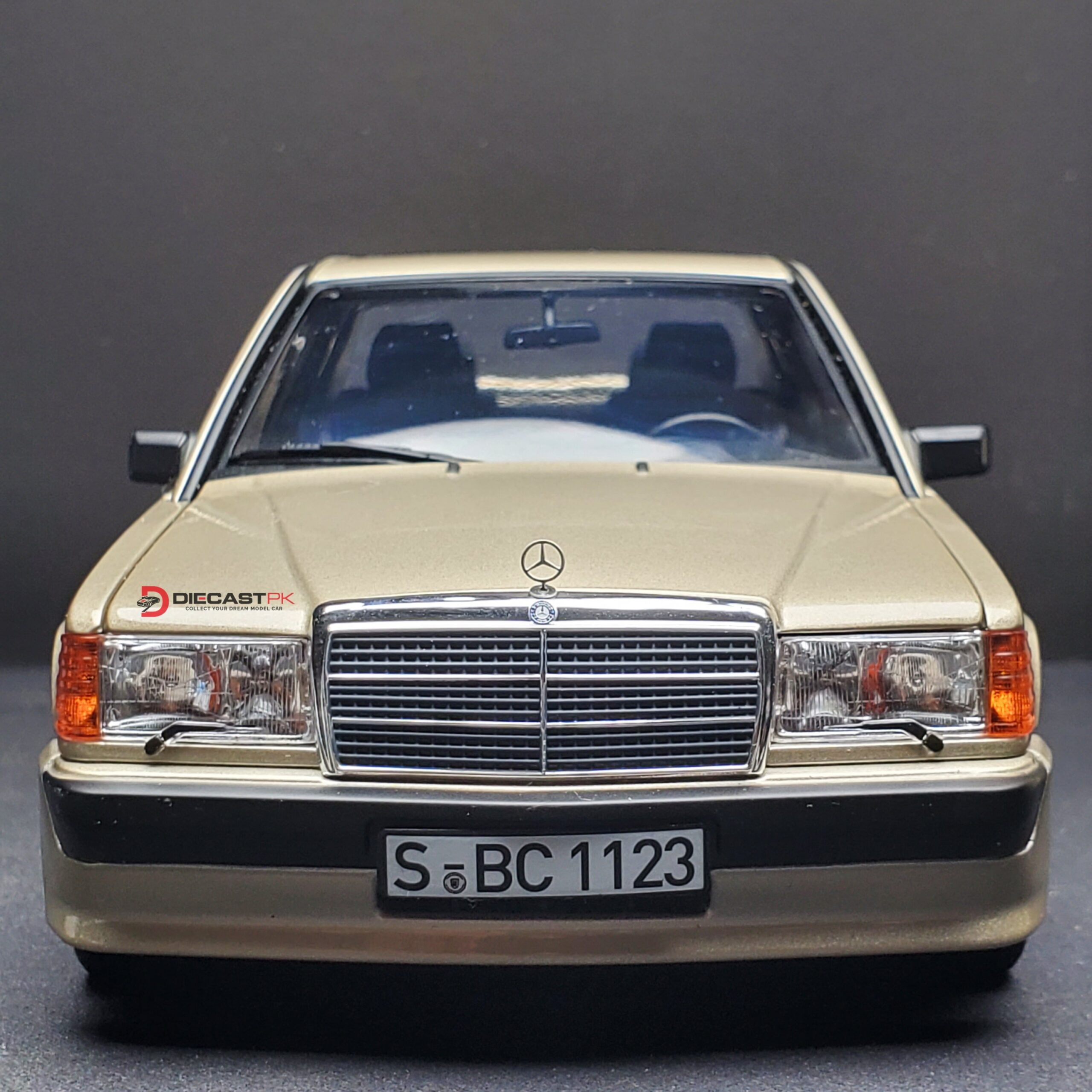 1:18 Mercedes 190E 2.3-16 1984 | Norev