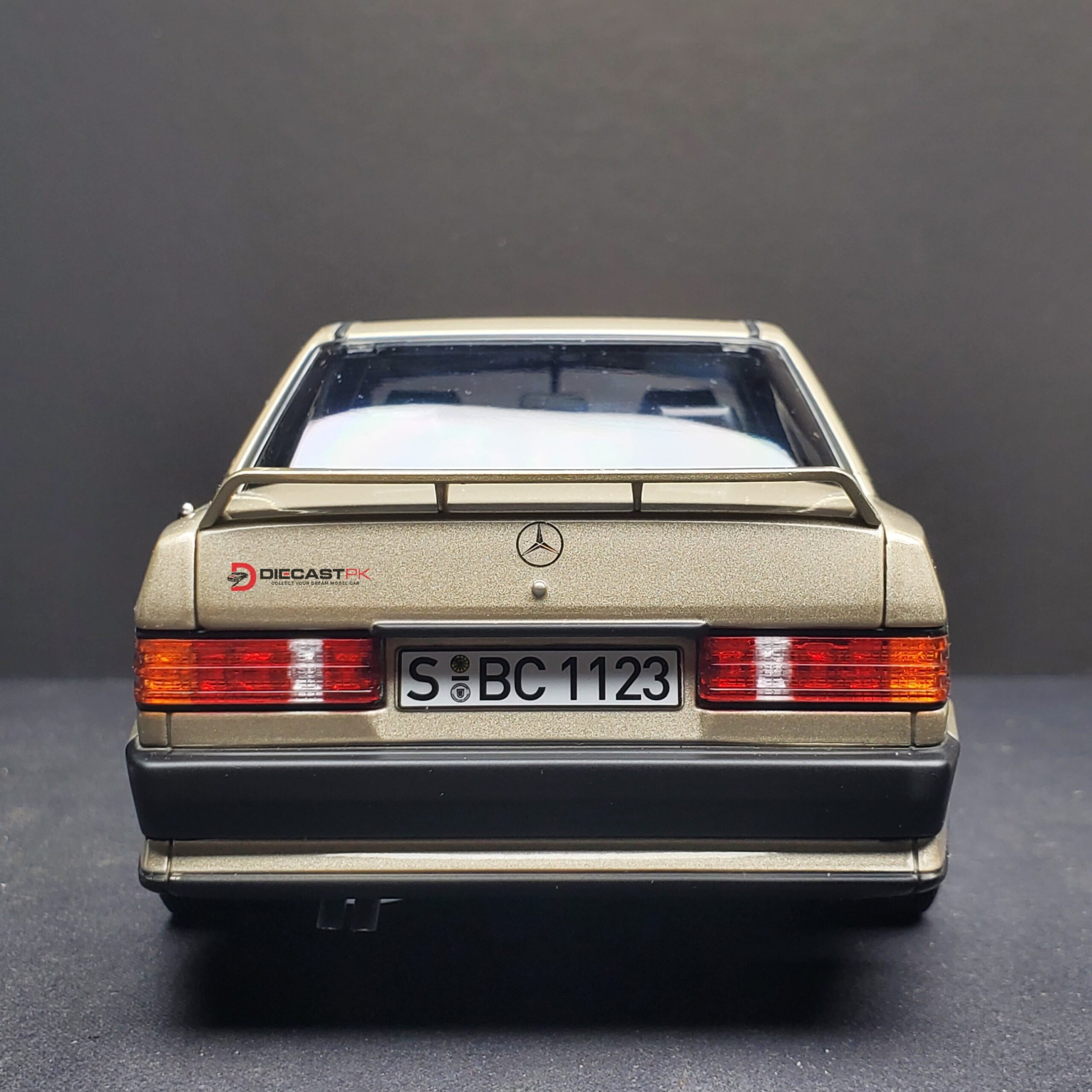 1:18 Mercedes 190E 2.3-16 1984 | Norev - Image 3
