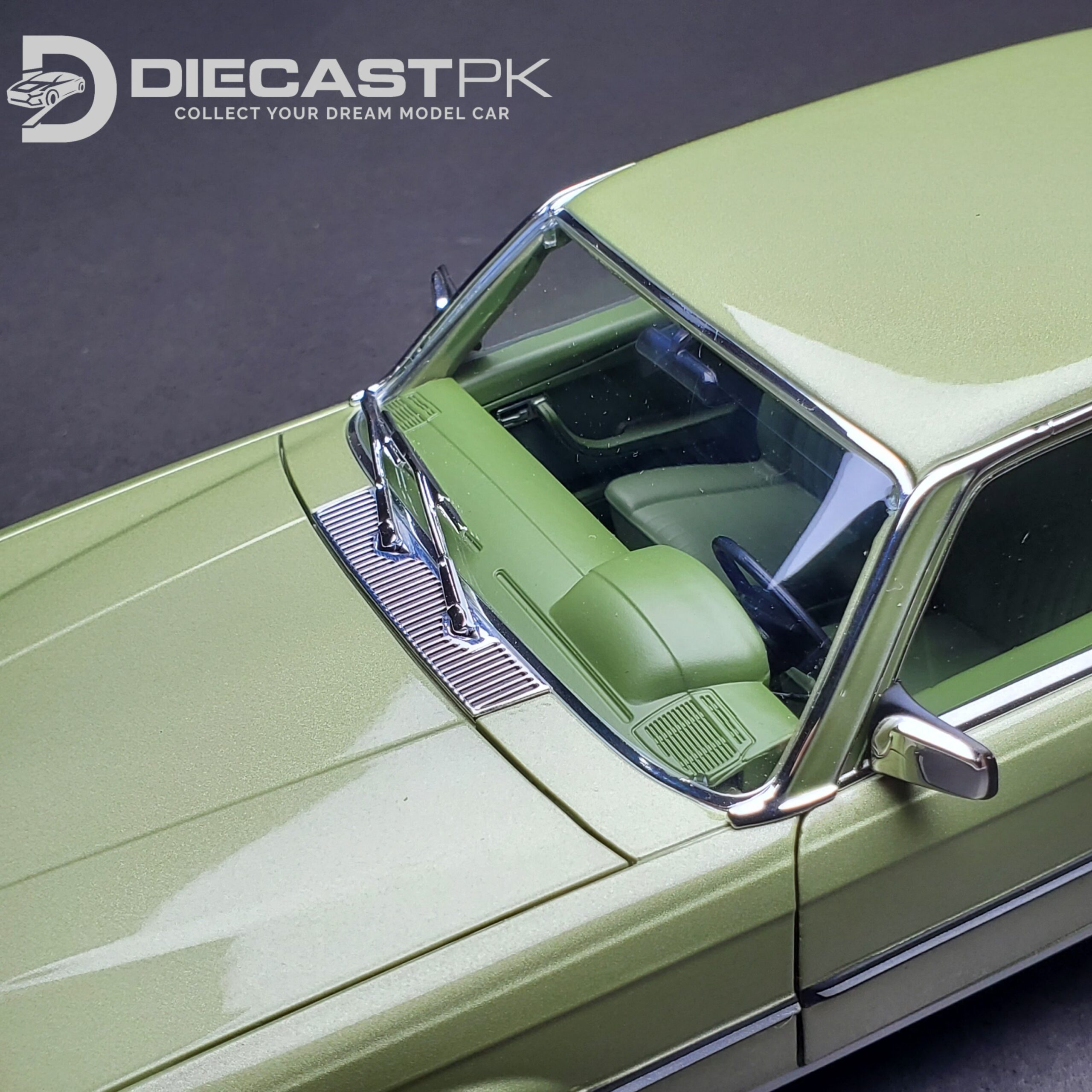 1:18 Mercedes-Benz 450 SEL (W116) | Norev - Image 13