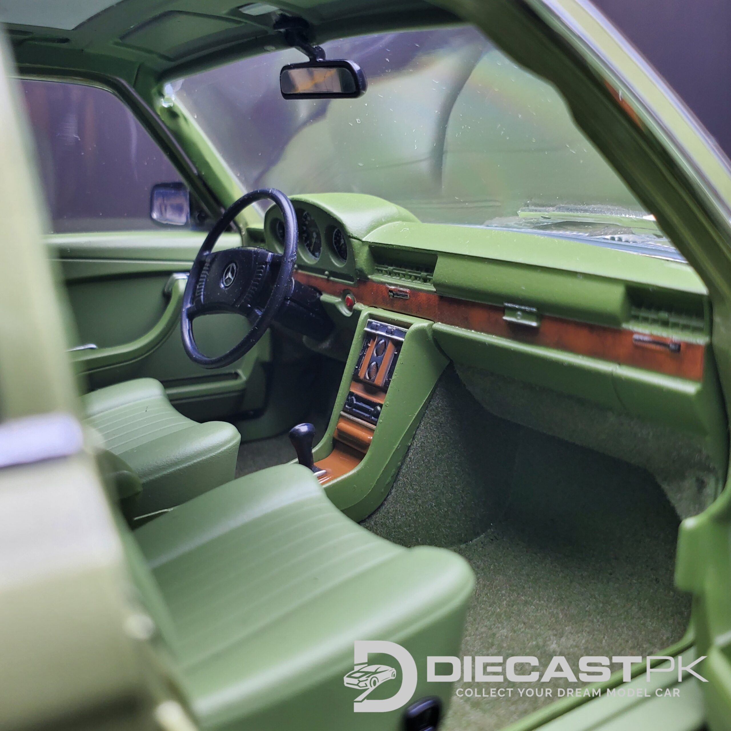 1:18 Mercedes-Benz 450 SEL (W116) | Norev - Image 8