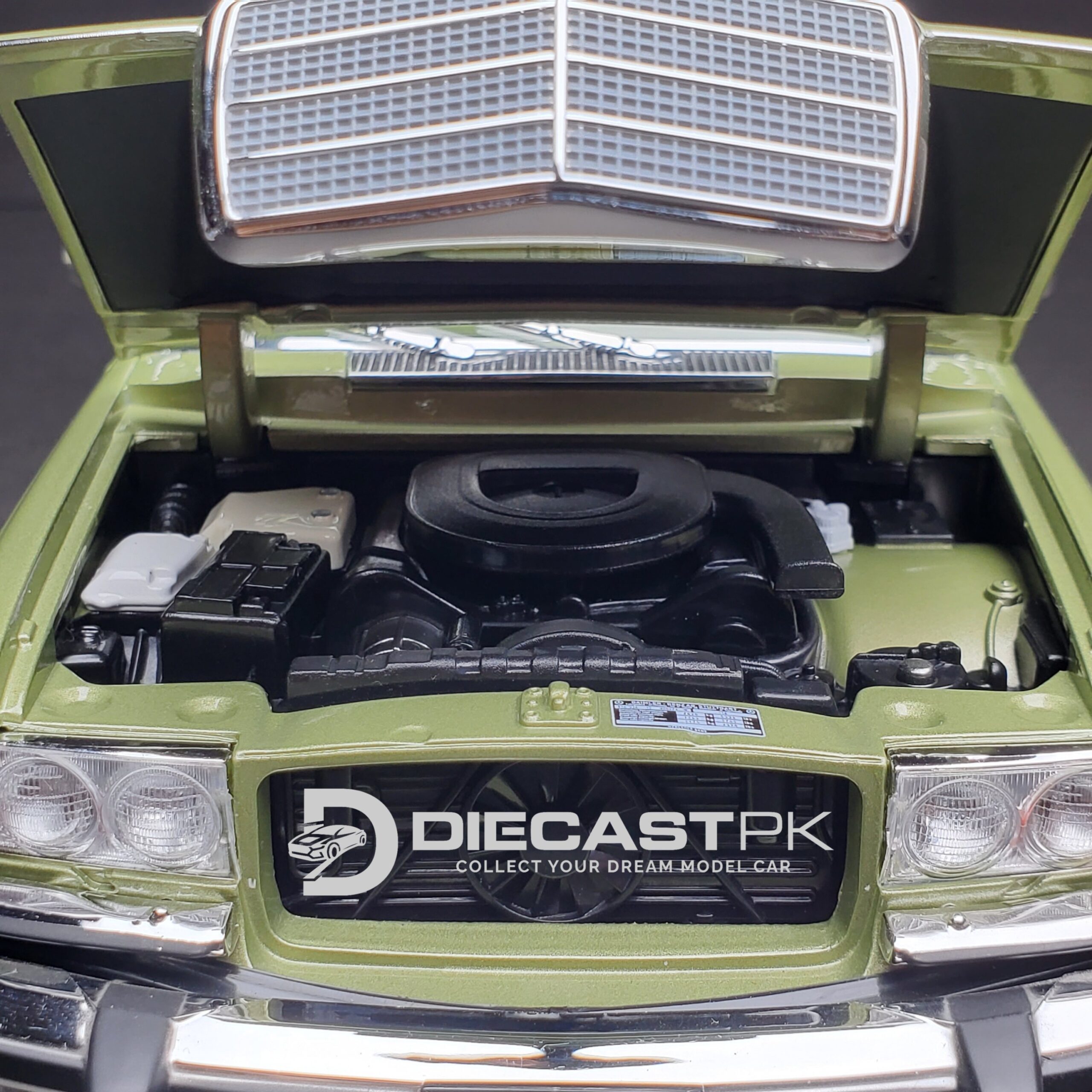 1:18 Mercedes-Benz 450 SEL (W116) | Norev - Image 5