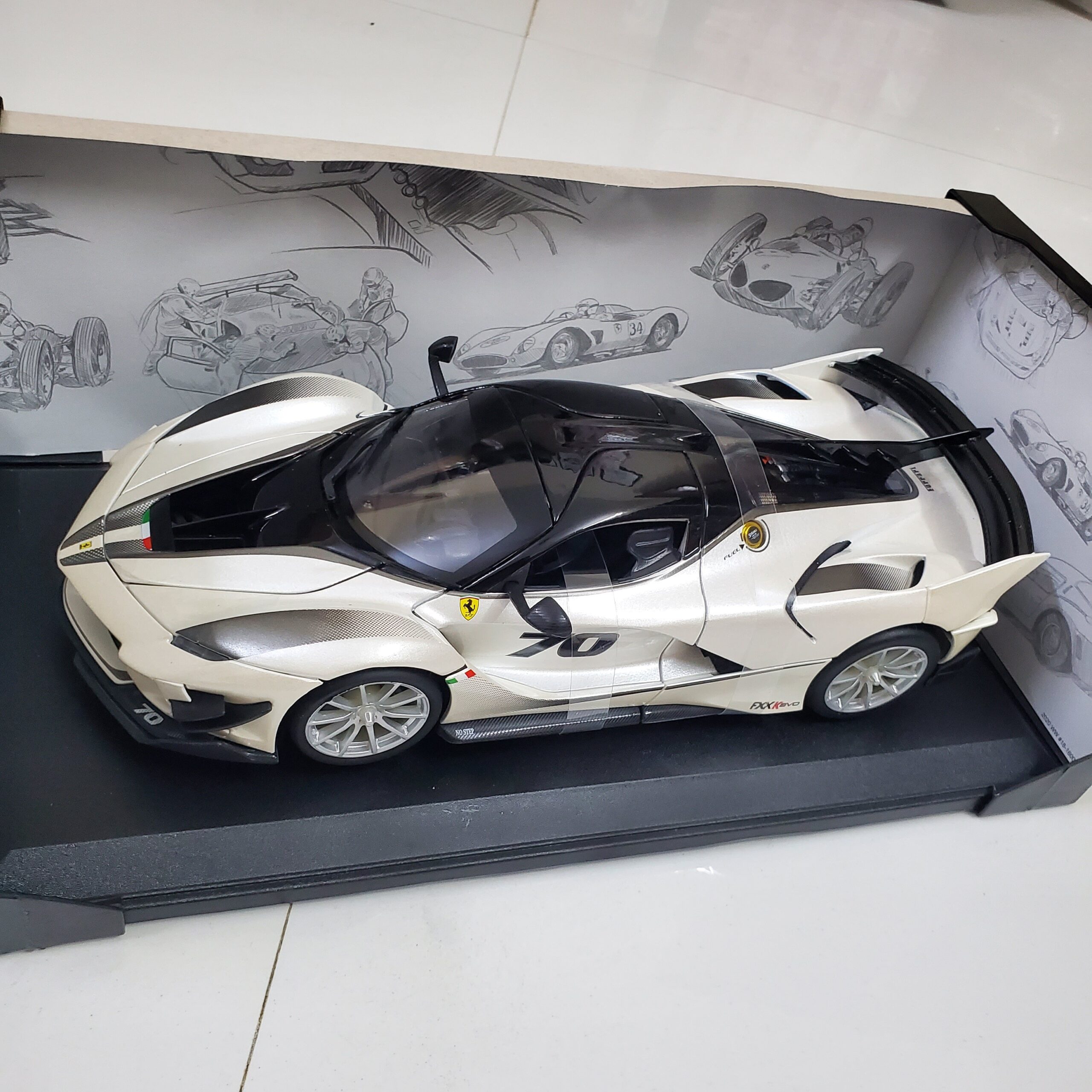 1:18 Ferrari FXX-K EVO-White(#70) | Bburago