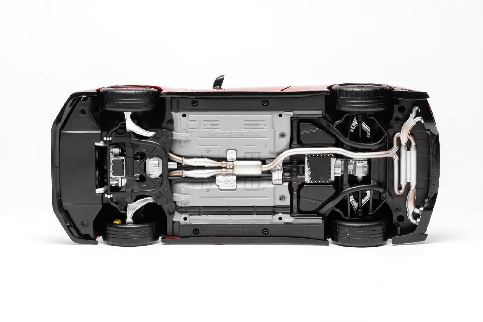 1:18 Nissan GT-R R35 2022 NISMO Special Edition Metallic Silver | Motorhelix - Image 5